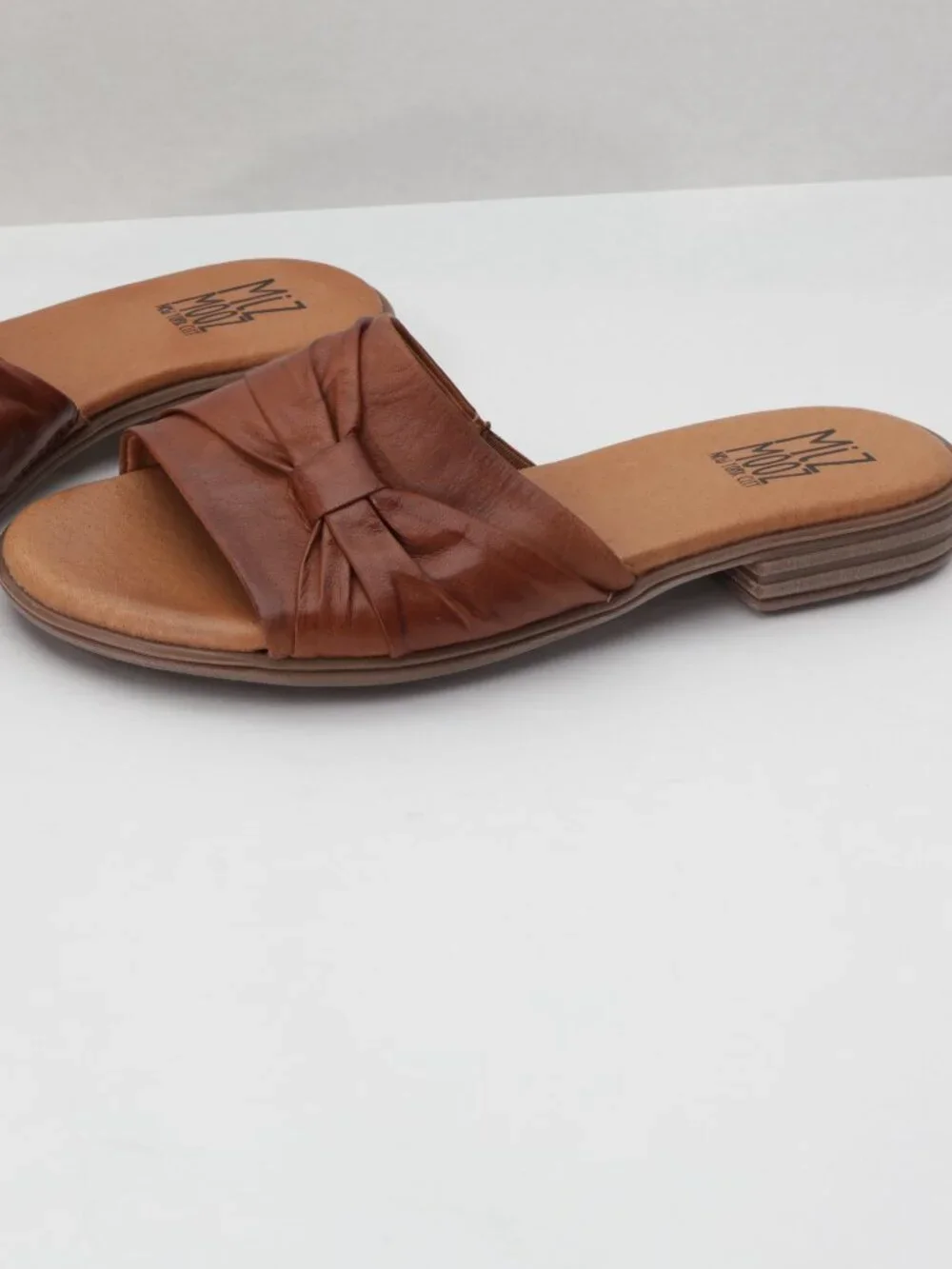 Miz Mooz Women's Leather Ruched Slide Sandals Daisey Brandy euro 37- US 6-6.5